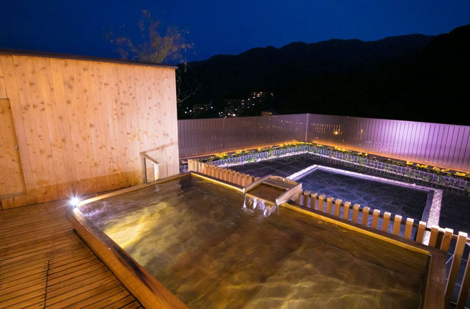 Reserved Hot Spring on the Roof